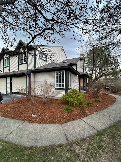 7 Lake Forest Dr, Unit 7 in Burlington, VT - Building Photo