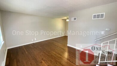 602 NE Florence Ave in Lee's Summit, MO - Foto de edificio - Building Photo