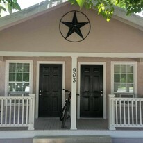 903 Scurry St, Unit Apartment B in Big Spring, TX - Building Photo