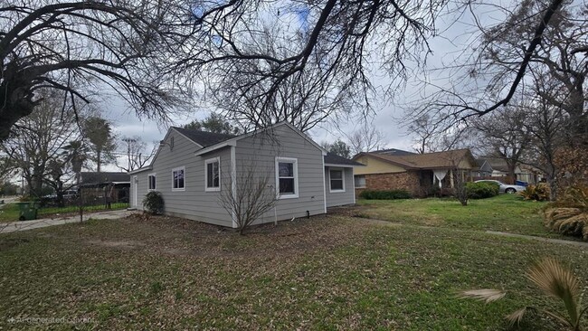 8654 Tilgham St in Houston, TX - Building Photo - Building Photo