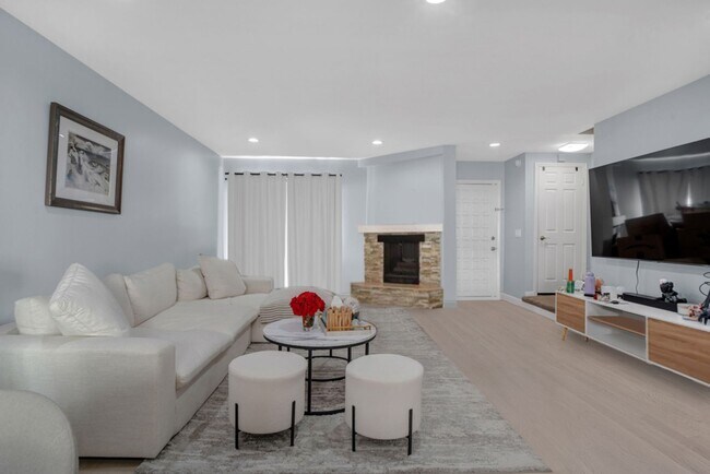 14319 Addison St in Los Angeles, CA - Building Photo - Building Photo