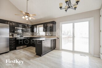 1009 Peggy Dr in Greenwood, MO - Building Photo - Building Photo