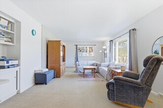 2220 E Stadium Blvd in Ann Arbor, MI - Building Photo - Building Photo