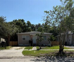 2300 17th Ave S in St. Petersburg, FL - Building Photo