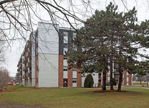 La Contessa in Oshawa, ON - Building Photo - Building Photo