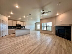 613 E 13th St in Wolfforth, TX - Building Photo - Building Photo