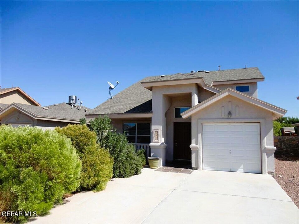 4564 Joseph Rodriguez Dr in El Paso, TX - Building Photo