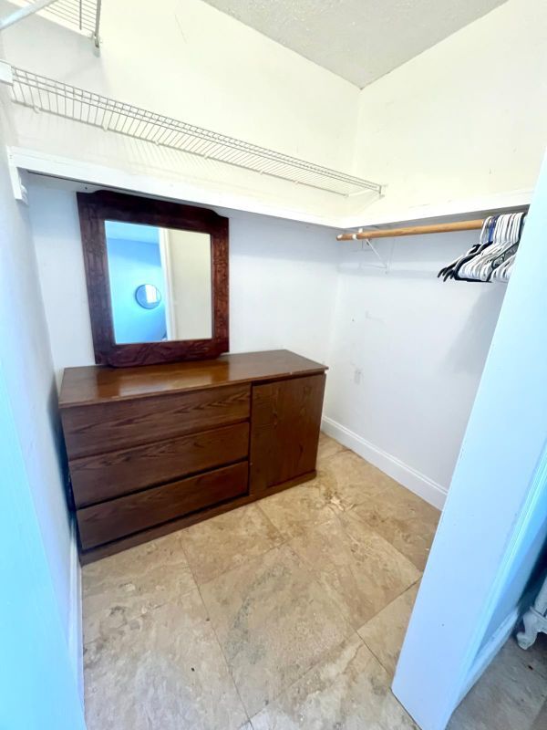 5207 Hayes St in Hollywood, FL - Building Photo - Building Photo