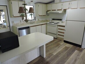 6969 SE Morningside Dr in Stuart, FL - Building Photo - Building Photo