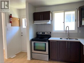 86 Birchcliffe Crescent in Hamilton, ON - Building Photo - Building Photo