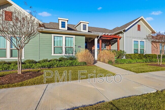 1044 3rd St in Argyle, TX - Foto de edificio - Building Photo