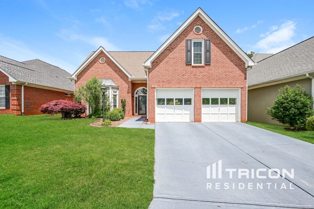 2129 Green Way Cir SE in Conyers, GA - Building Photo