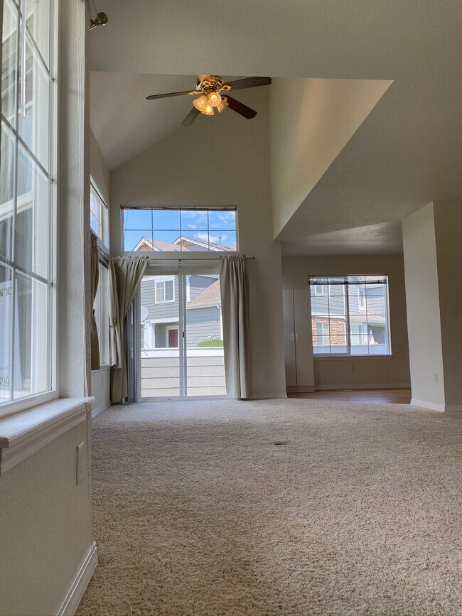 805 Summer Hawk Dr in Longmont, CO - Building Photo - Building Photo
