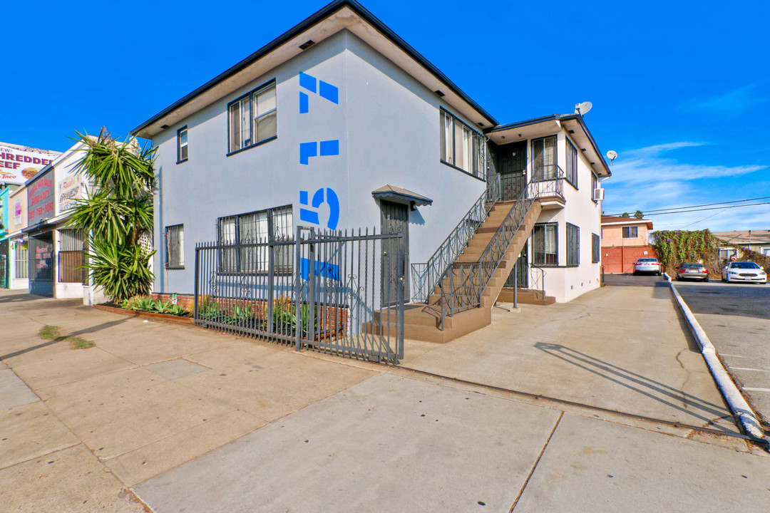 1517 W Manchester Ave in Los Angeles, CA - Building Photo