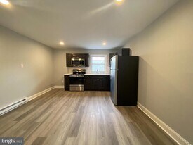 21 E Price St in Philadelphia, PA - Building Photo