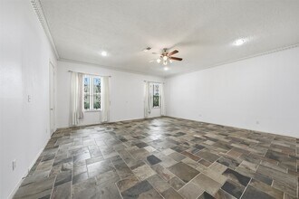 4063 Breakwood Dr in Houston, TX - Building Photo - Building Photo