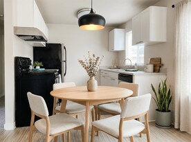 Notch 8 Apartments in Tacoma, WA - Building Photo