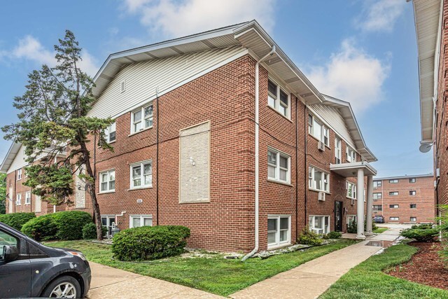 property at 10146 Hartford Ct
