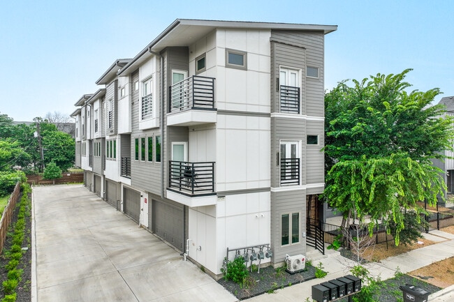 Noble Vista Luxury Townhomes