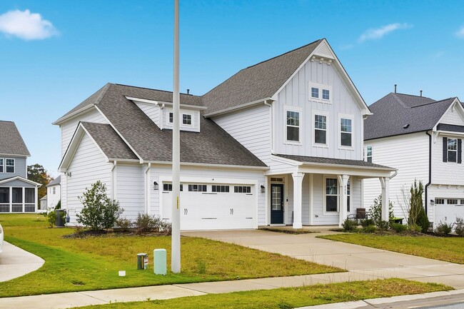 605 Ressler St in Holly Springs, NC - Building Photo - Building Photo