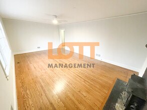 906 E Lee Rd in Taylors, SC - Building Photo - Building Photo
