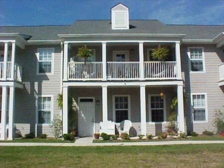 303 Russell Dr in Belle Chasse, LA - Building Photo - Building Photo
