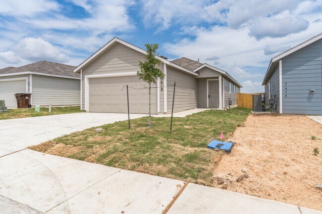 3618 Jacobs Wl in Saint Hedwig, TX - Building Photo - Building Photo