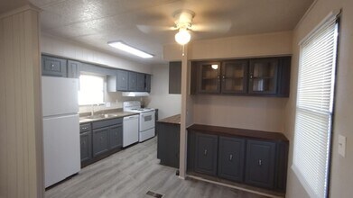 1026 Brazos Dr in Granbury, TX - Building Photo - Building Photo