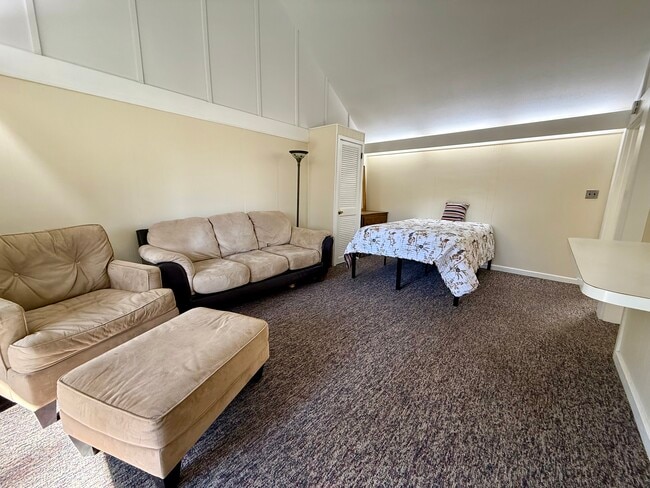 130 Fairway Ave, Unit 123 in Southern Pines, NC - Building Photo - Building Photo