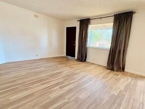 9971 Jennifer Ct in Delhi, CA - Foto de edificio - Building Photo