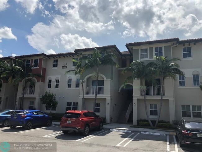 8650 NW 97th Ave in Doral, FL - Foto de edificio - Building Photo