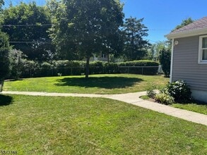 6 Polk Ct in West Milford, NJ - Building Photo - Building Photo