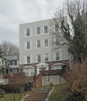 52 Bayview Ave Apartments