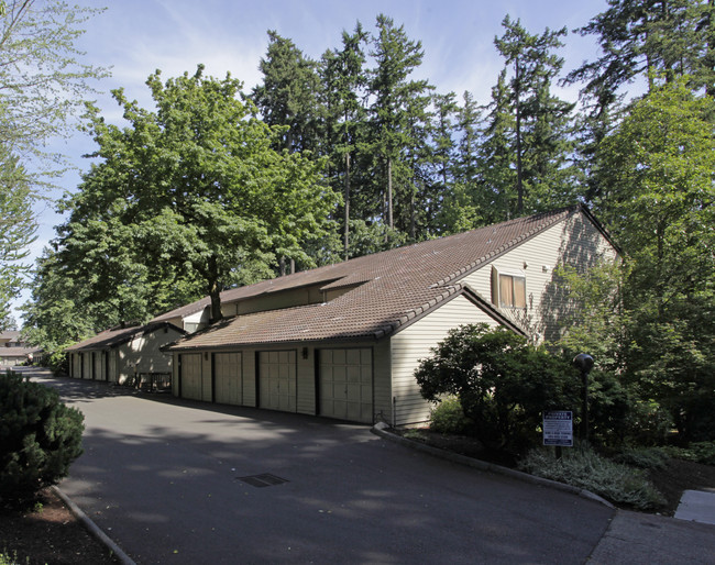 Canterbury Wood Condos in Portland, OR - Building Photo - Building Photo