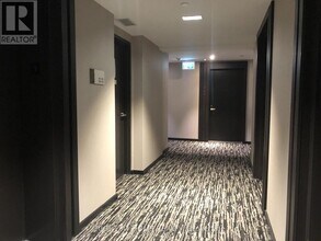 501 Yonge St in Toronto, ON - Building Photo - Building Photo