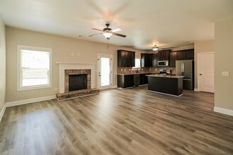 10908 Southwood Dr in Hampton, GA - Building Photo - Building Photo