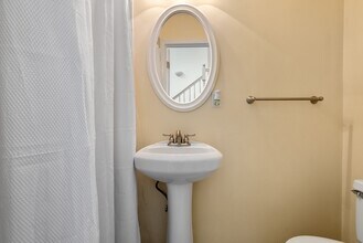 25 Magnolia Ln in Marlborough, MA - Building Photo - Building Photo