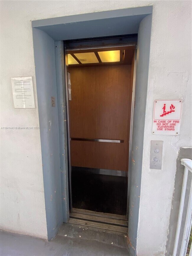 15600 NE 6th Ave in Miami, FL - Building Photo - Building Photo