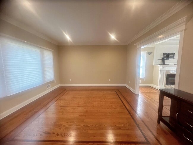 11 Sagamore Way S in Jericho, NY - Building Photo - Building Photo