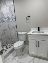 5008 N Tampania Ave in Tampa, FL - Building Photo - Building Photo