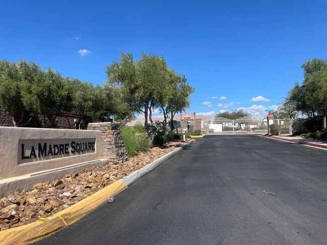 1020 Appleblossom Time Ave in North Las Vegas, NV - Building Photo - Building Photo