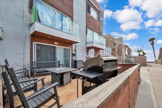 711 Island Ct in San Diego, CA - Building Photo - Building Photo