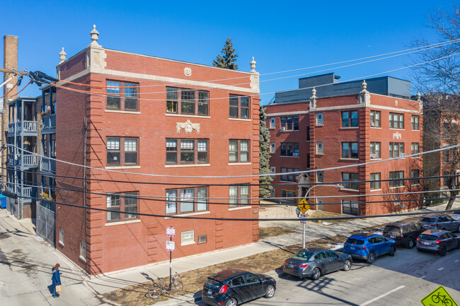 734-44 W. Aldine in Chicago, IL - Building Photo - Building Photo