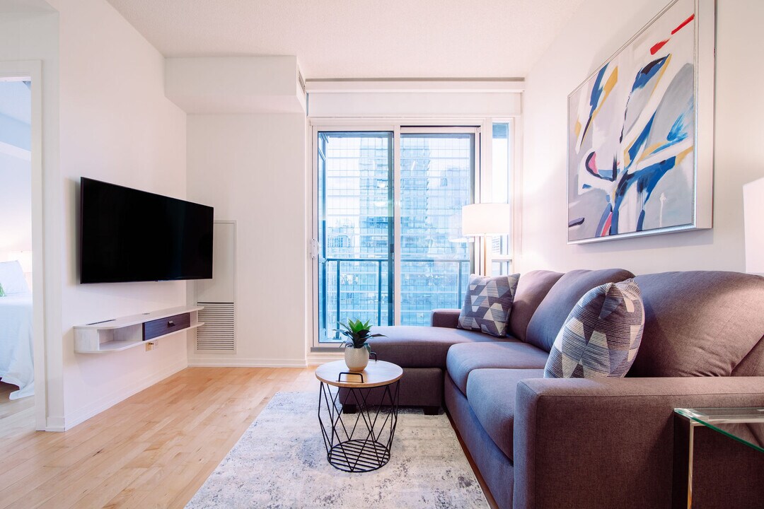 55-65 Bremner Blvd in Toronto, ON - Building Photo