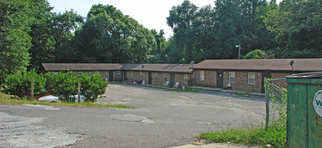 1025 Cleveland Ave in Gastonia, NC - Building Photo - Building Photo