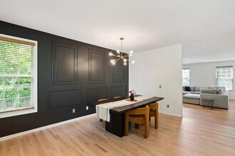731 2nd St NE in Hopkins, MN - Building Photo - Building Photo
