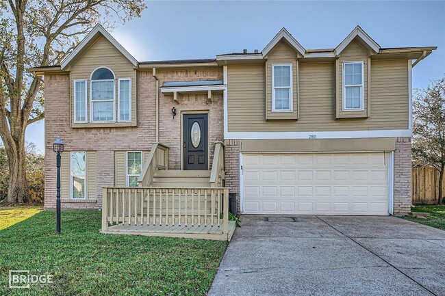 property at 2801 Custer Dr