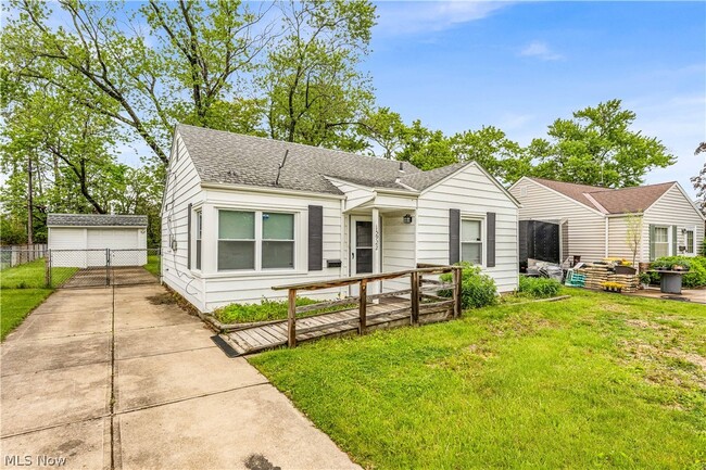 15922 Eleanore Dr in Cleveland, OH - Building Photo - Building Photo