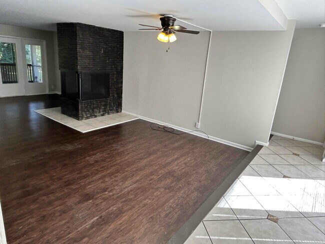 1201 Old Cannons Ln-Unit -1 in Louisville, KY - Building Photo - Building Photo