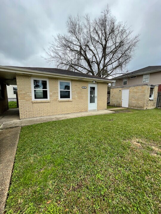 7927 Danube Rd, Unit 7927 in New Orleans, LA - Building Photo